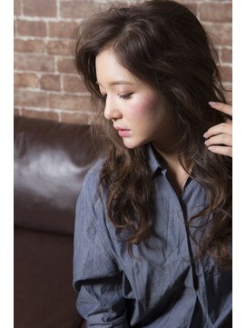 ミエル ヘア 新宿(miel hair) 〈mielhair新宿〉艶　カラー　大人ゆるウェーブパーマ