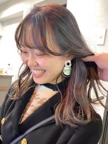 ノラ ウメダ(NORA UMEDA)&nbsp;【NORA UMEDA 高木】細いハイライトで作るインナーカラー