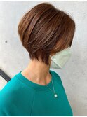 ショートボブ　丸みくびれ　