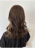 透け感ベージュ×インナーカラー