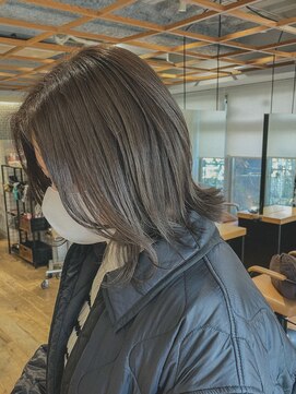 クラップス 上大岡(CLAPS) オリーブ/赤み消し/外ハネ/センターパート【ブリーチ無し】