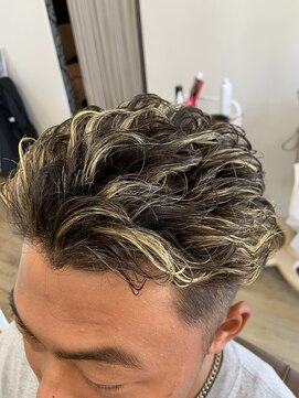 ハグエヴェック(HUG AVEC) 宮城リョータ風パーマ