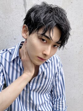 ロンドカスティーヨ 四日市(Lond castillo) ツヤと無造作な動きが男らしいハーフアップバングショート