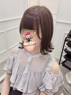 リルミー(Lilme) ぱっつん前髪×流しサイドバング*まゆ