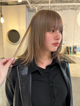 ルーム(Loom.) ハイトーン顔周りレイヤーカットケアブリーチブリーチカラー