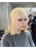 ○抜きっぱなしブロンドヘア美髪ウルフヘア顔まわり表参道