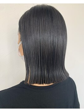 レイリー(Reilly) 切りっぱなしボブ