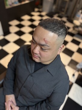 クロップスタイル/スキンフェード/バーバースタイル