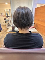 フーチー クーチー アマティー 豊中店(FUCHI KUCHI amati)&nbsp;@fuchi_kuchi.okada［豊中,髪質改善骨格補正ショートカット暗髪]