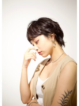 レンジシ オモテサンドウ(RENJISHI omotesando) カットで作るショートウルフ　《RENJISHI 》