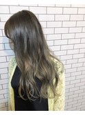 グレージュ×グラデーションデザイン