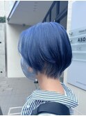 ハイトーン　ショートボブ　ブルーカラー　ネイビーブルー