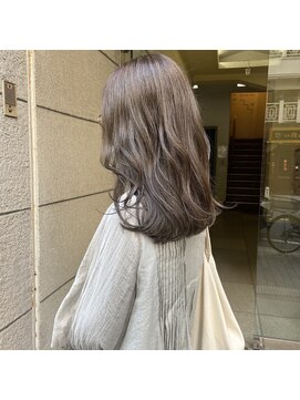 インサイドアウト(IN SIDE OUT+) グレージュ / グレーパール / セミロング【IN SIDE OUT+】