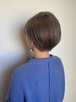 エヌ(n)の写真/暗くなりすぎず顔色を明るく魅せる♪髪質を見極めた施術で艶やかな髪に。白髪ぼかしハイライトで立体感を＊