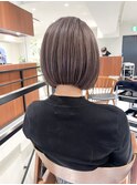 ハイライト白髪ぼかしダブルカラーインナーカラーショートボブ