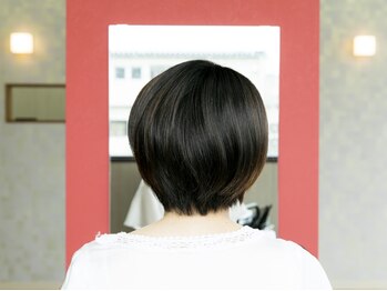 カラープラス ゆめタウン遠賀店の写真/【カラー専門店】根元染め（リタッチ）も全体染めも◎カラー専門店だから,お手頃価格×短時間でキレイに！