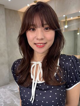 ロンドワン 三宮元町(Lond one) ミディアムレイヤー　裾外ハネ