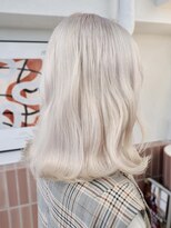 プネル(punel)&nbsp;ホワイト　ベージュ　ケアブリーチ　渋谷　佐藤