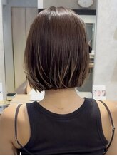 エン(en.)&nbsp;ベージュと合わせてお洒落なプレイングカラー