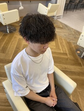 アレス バイ シカ 神戸三宮元町店(ALLES by Cica) ツイストスパイラル縦落ちパーマ