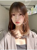 ミディアムレイヤーカット/透明感ベージュカラー