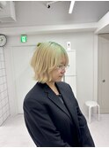 ブロンド×グリーン レイヤーボブ