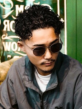 プロショップウェーブ セカンド(PRO SHOP WAVE II) スペインカール/テーパーフェード/メンズパーマ/フェザーパーマ