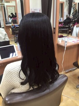 ヒラトヤ 肴町店 くびれヘアセミウェットウェーブショコラアッシュヴェールカラー