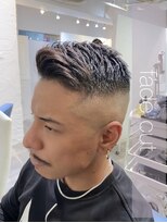 ウーロス(uros.) fade cut×かき上げ前髪