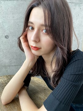 アフロート ルヴア(AFLOAT RUVUA) 20,30,40代◎大人かわいいセンターパートスタイル★#テラコッタ