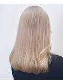 ストレートロングブロンドベージュハイトーンブリーチmaaya