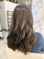 パシフィックダズールバトン(Pacific Dazzle baton) グレージュミデ