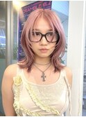 ハイトーンホワイトピンクカラー顔まわりシャギーウルフカット