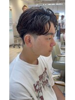 テトラ バイ ネオリーブ 横浜西口店(tetra by neolive)&nbsp;横浜★センターパートのナチュラルカルマパーマ