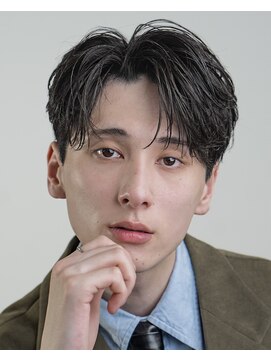 オーシャントーキョーオーバー 渋谷(OCEAN TOKYO OVER) 韓国センターパートコンマバングフェザーパーマニュアンスパーマ