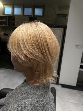 ハイトーンウルフカット