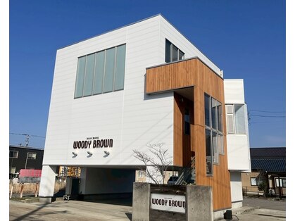 ウッディ ブラウンの写真