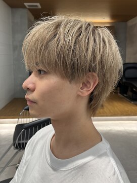 ニコトウキョウ 新宿(nico TOKYO) メンズマッシュウルフ襟足ありブリーチカラーミルクティー