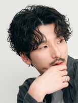 バイフィフス 原宿/表参道(by fifth)&nbsp;緩め波巻きスパイラルパーマシャドウパーマメンズセンターパート