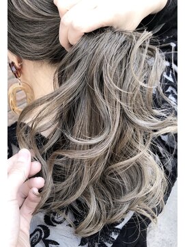 ウル(Ulu) バレイヤージュ