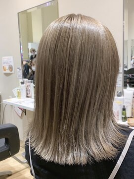 アヴァンス 京橋店(AVANCE) 切りっぱなし×ミルクティーグレージュ