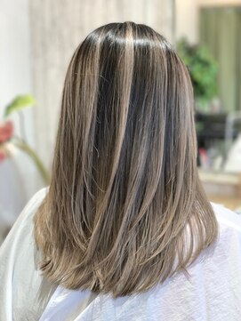 ヘアーデザイン ベルタ(Hair Design BELTA) エアリーストレート/ストレートロング/バレイヤージュ