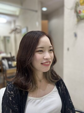 サユリ 高尾(SAYURI) インナーベージュ外ハネクビレ仕上げ