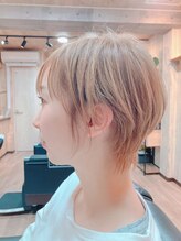 バディ(Buddy) ベージュ ショート