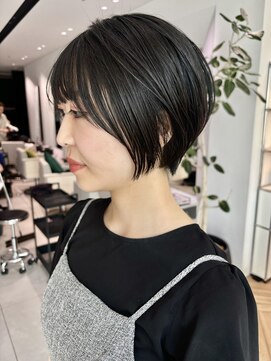 ステア ケース(stair case) 大人っぽい耳掛けスッキリ丸みショート