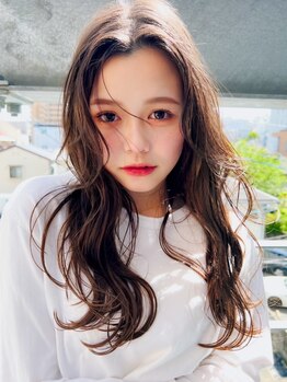 エスユーヘアスタジオ(Su hair studio)の写真/骨格に合わせたカットは顔周りで決まります*トレンド感あるレイヤーカットもお任せ◎[福岡/天神]