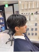 センターパートウルフ　フェザーパーマ　フェザーショート　眉毛