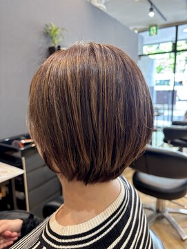 アルター(aL ter) 【白髪ぼかしハイライト×ショートスタイル】くびれヘア/中島