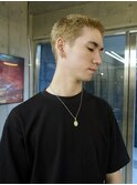 バズカット　ブリーチデザイン　ブロンドベージュ