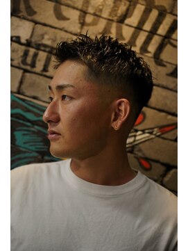 フォーコーナーズカットショップスリーセント 栄(FourCornersCutShop 3/cent) フェードショート